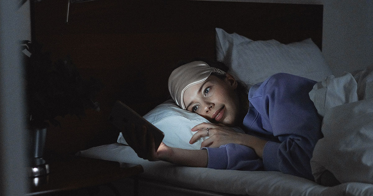 Handy am Bett – No-Go oder Einschlafhelfer?