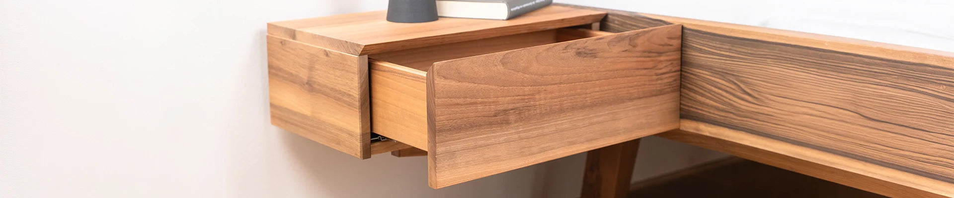 Nachttische & Nachtkästchen