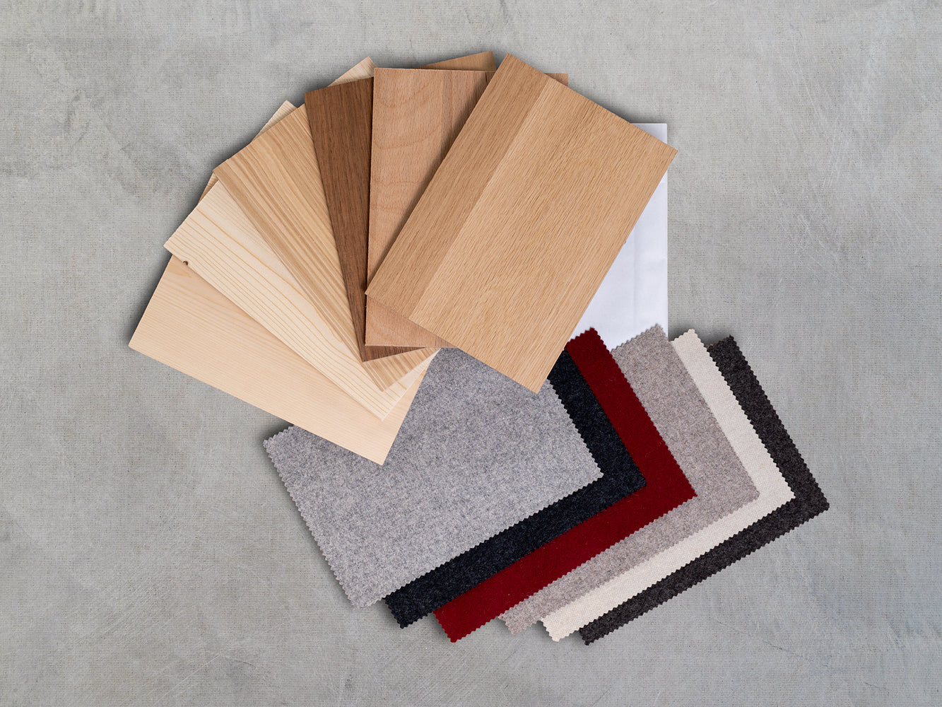 Stoffmuster Massivholz-Betten