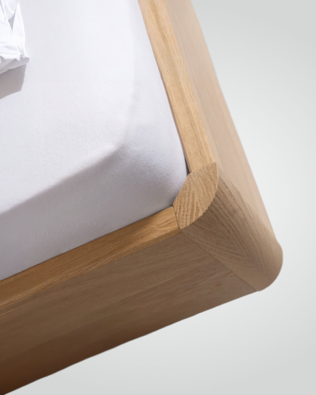 Massivholz-Bett HILJA, gepolstertes Kopfteil in Lodenstoff